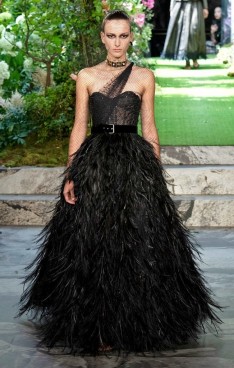 Christian Dior Fall-Winter 2019/2020 Couture Collection