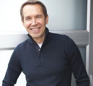 Manasseh introduces the new « Balloon Animals » artworks by Jeff Koons